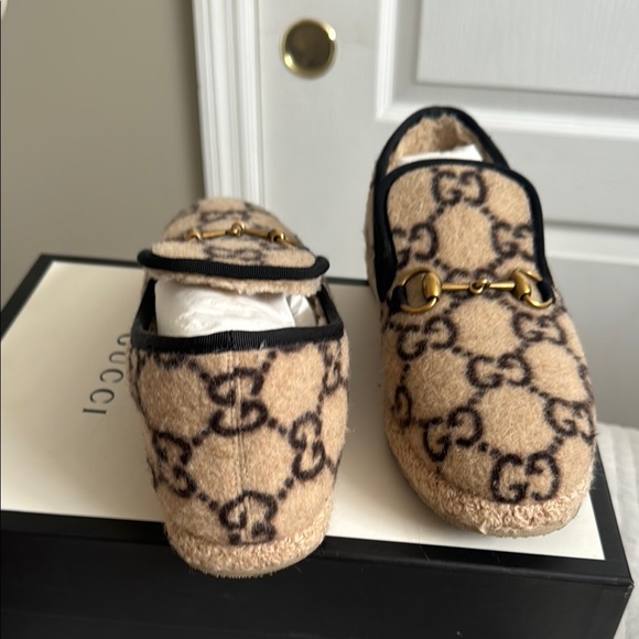 Gucci Beige Loafers - Picture 4 of 6